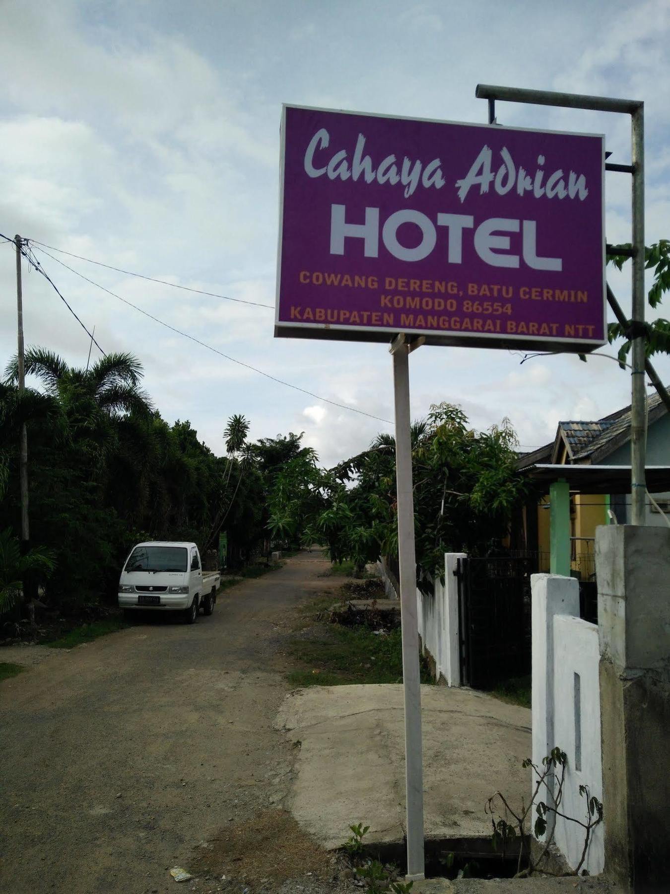 Cahaya Adrian Near Komodo Airport Labuan Bajo Kültér fotó